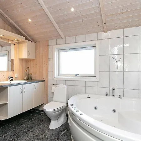 7 Person In Thisted * Klitmøller